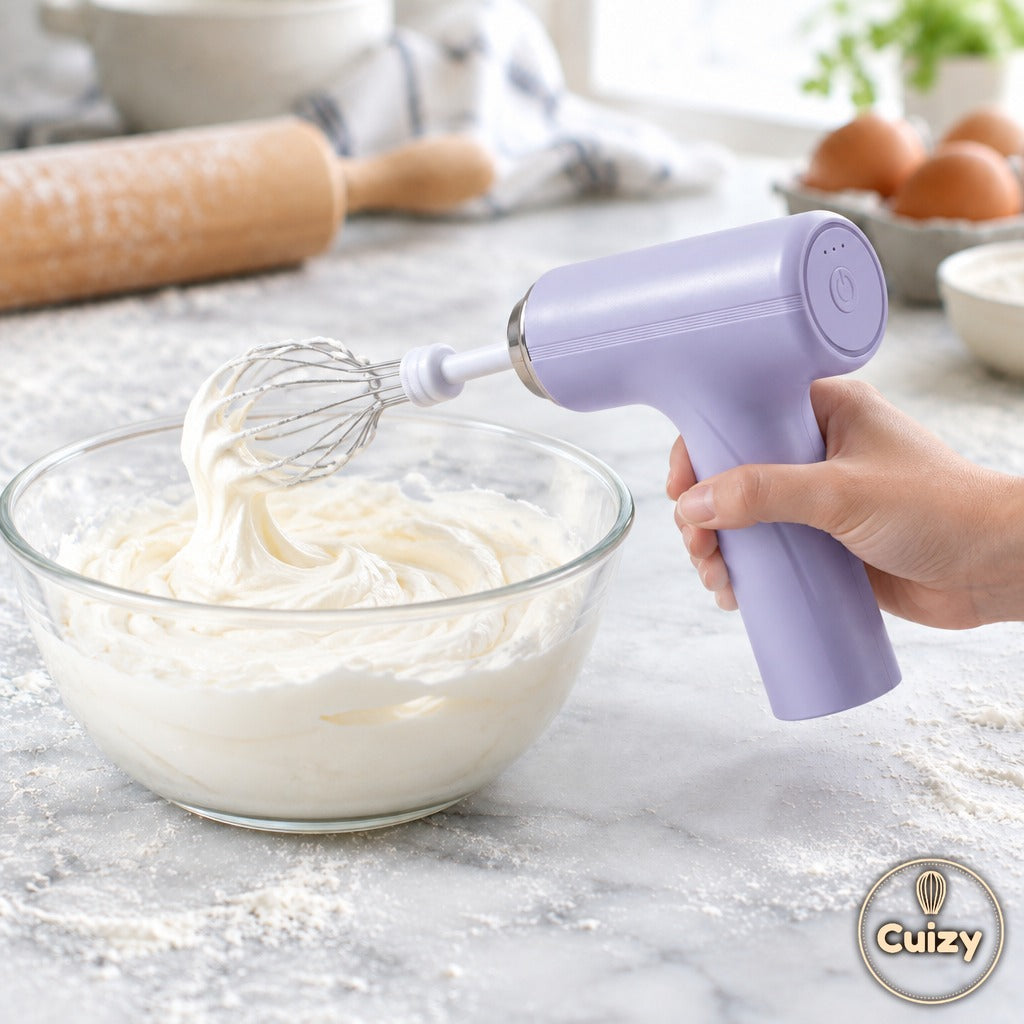 Cuizy Whisk en utilisation pour fouetter une pâte