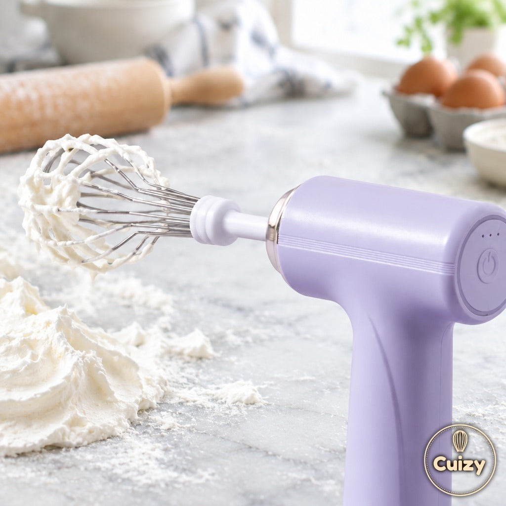 Gros plan sur le fouet du mini fouet électrique Cuizy Whisk