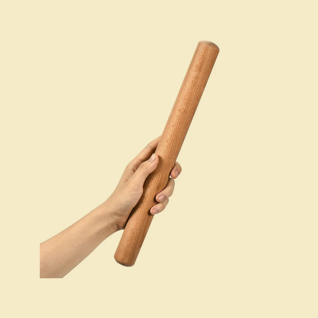 Rouleau à pâtisserie en hêtre 40 cm sur fond neutre